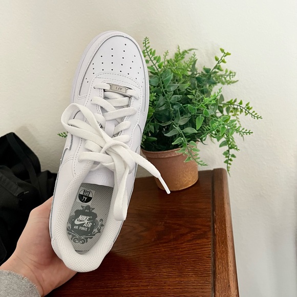 Nike Air Force 1 - Picture 3 of 6